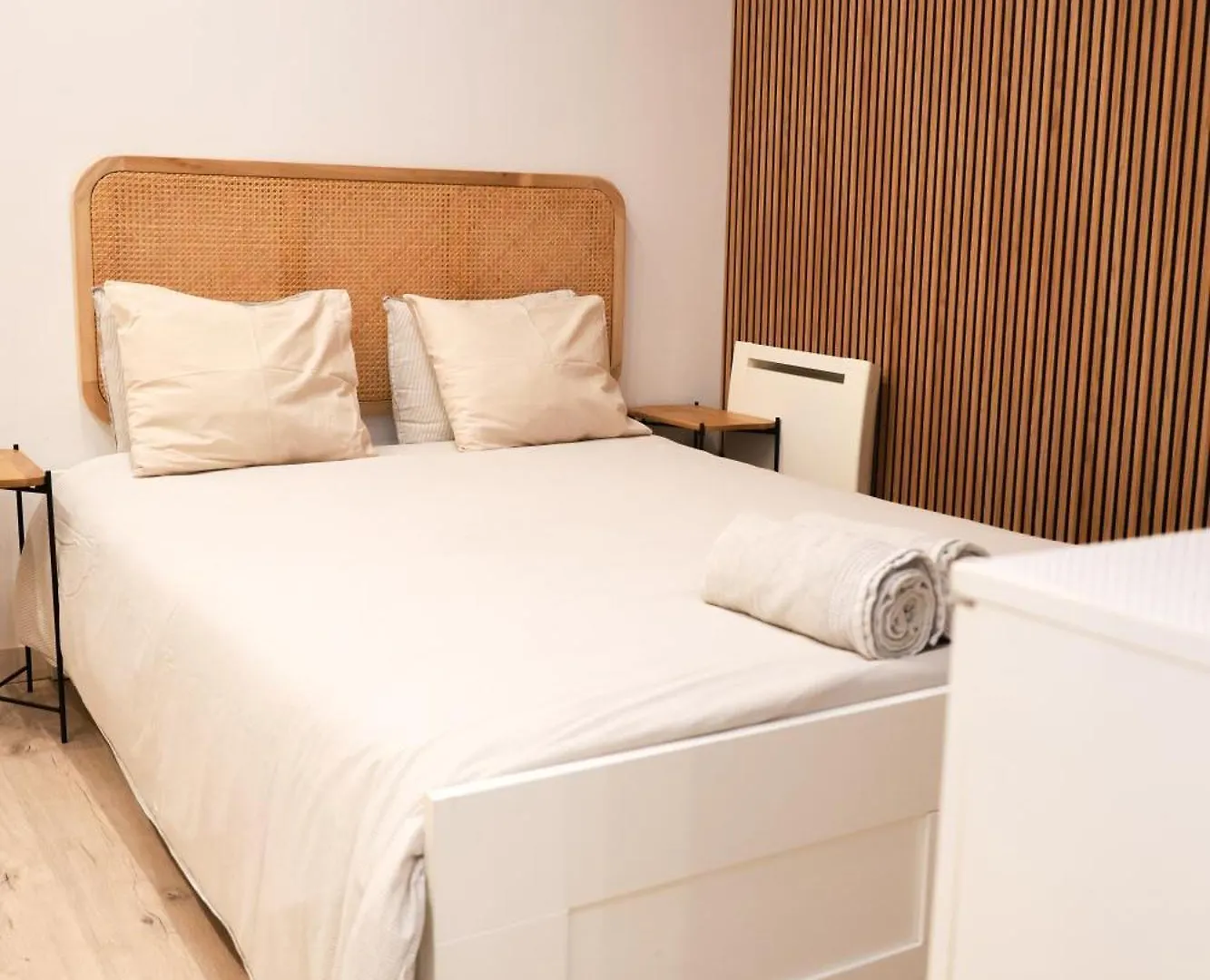 Lägenhet Cozy Near The Barcelona Camp Nou Stadium Spanien