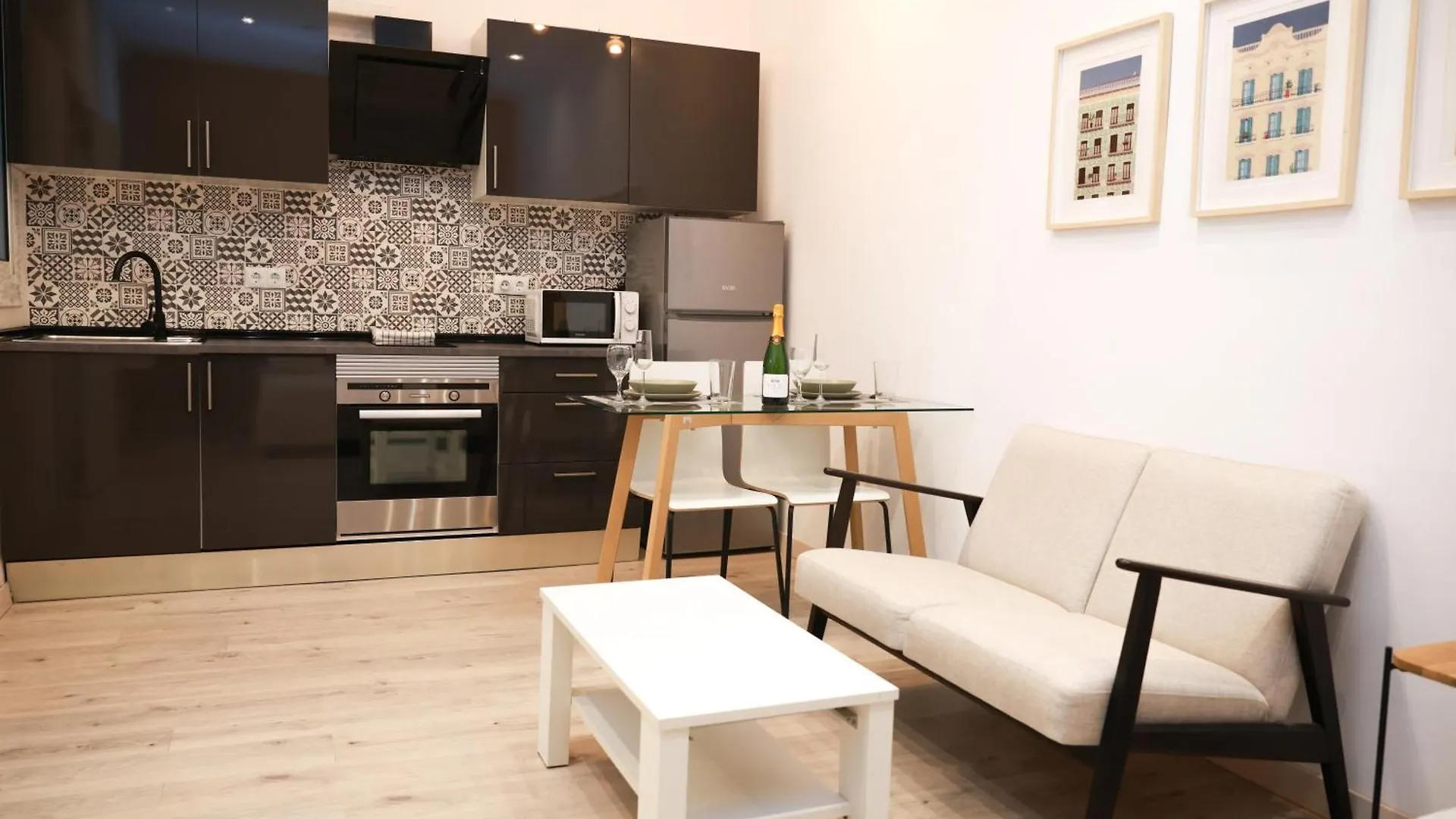Cozy Near The Barcelona Camp Nou Stadium
